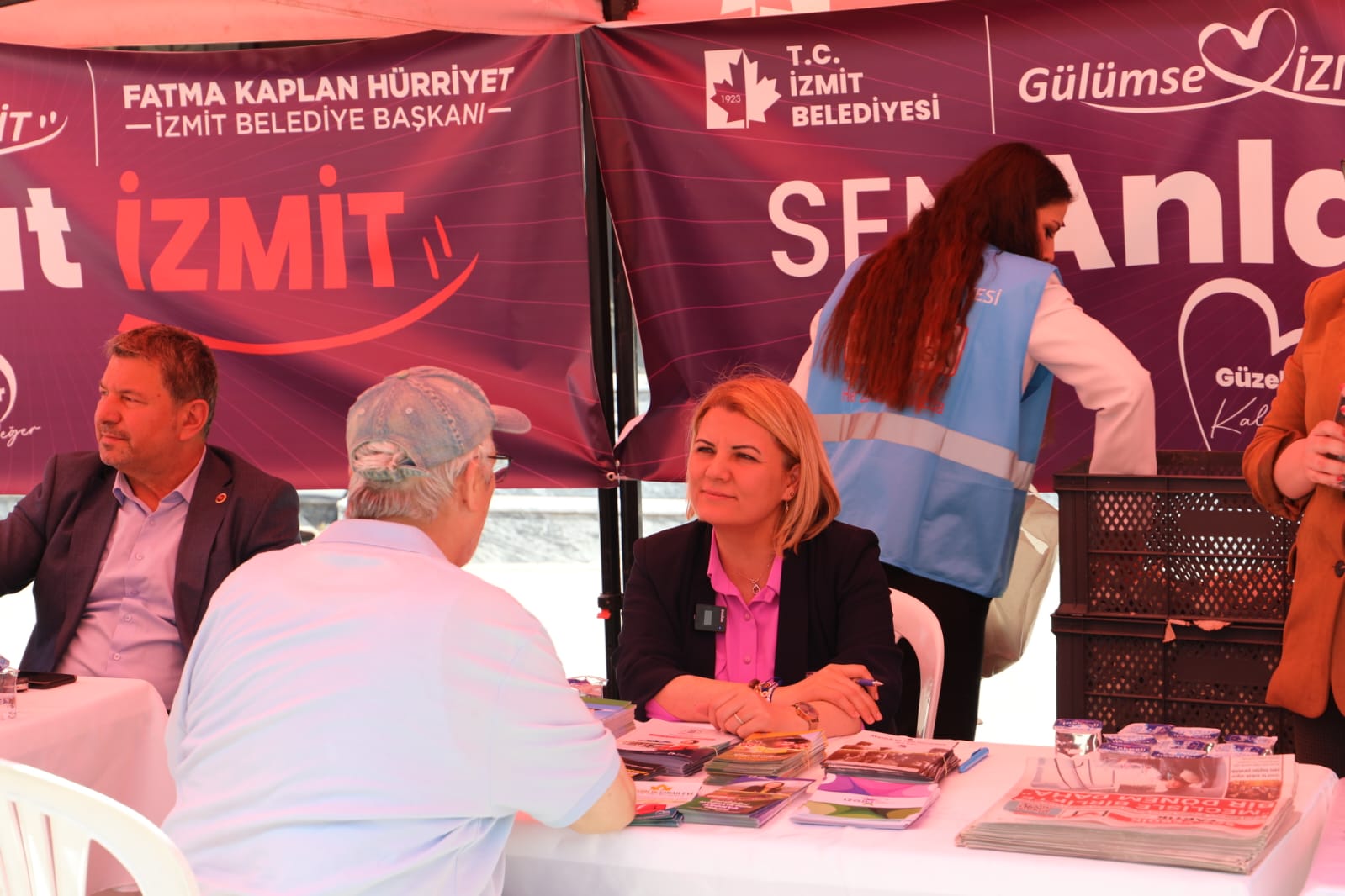 Başkan Hürriyet Halk günlerinde vatandaşın ayağına gidiyoruz (4)