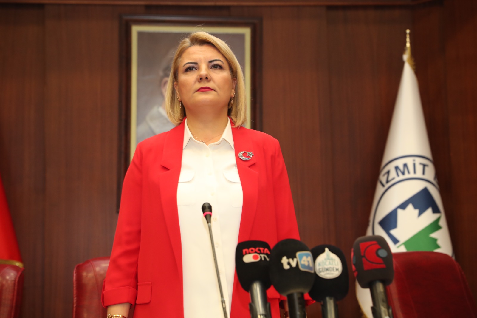 Başkan Hürriyet ilk mecliste alkışlarla karşılandı (2)