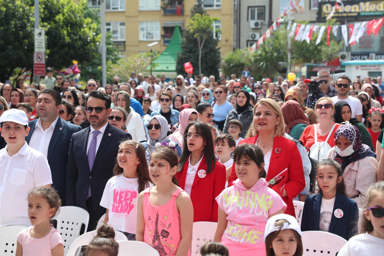Belsa meydanında gerçekleştirilen programa çok sayıda vatandaş katıldı (4)