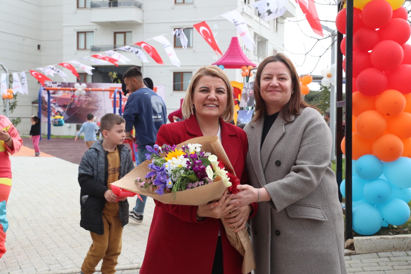 Çiçek takdimi (1)