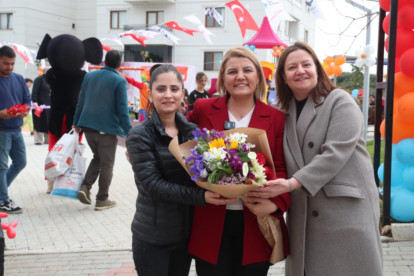 Çiçek takdimi (2)