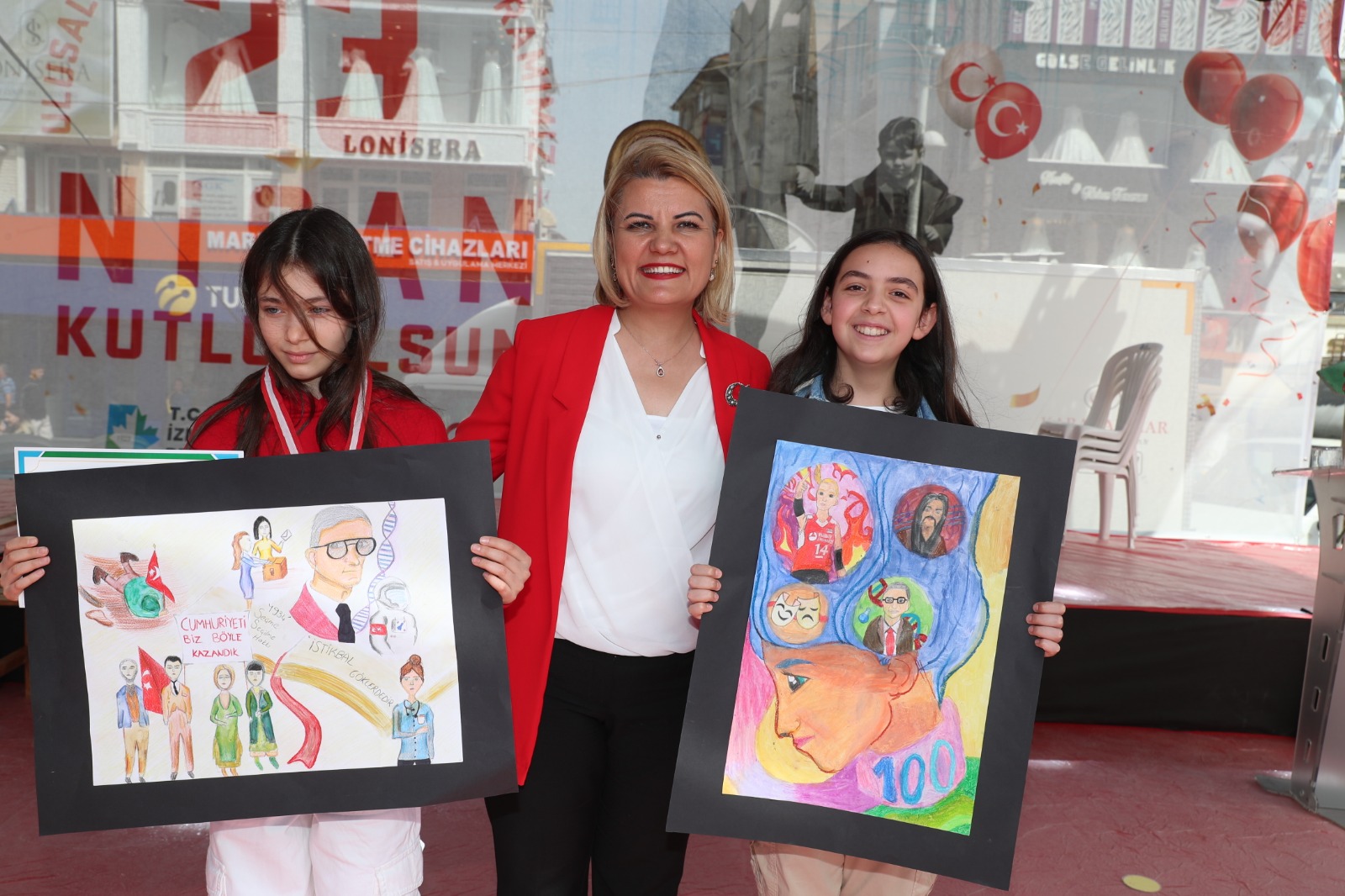 Defne Patır ve Cemre Öztop Başkan Hürriyet ile birlikte
