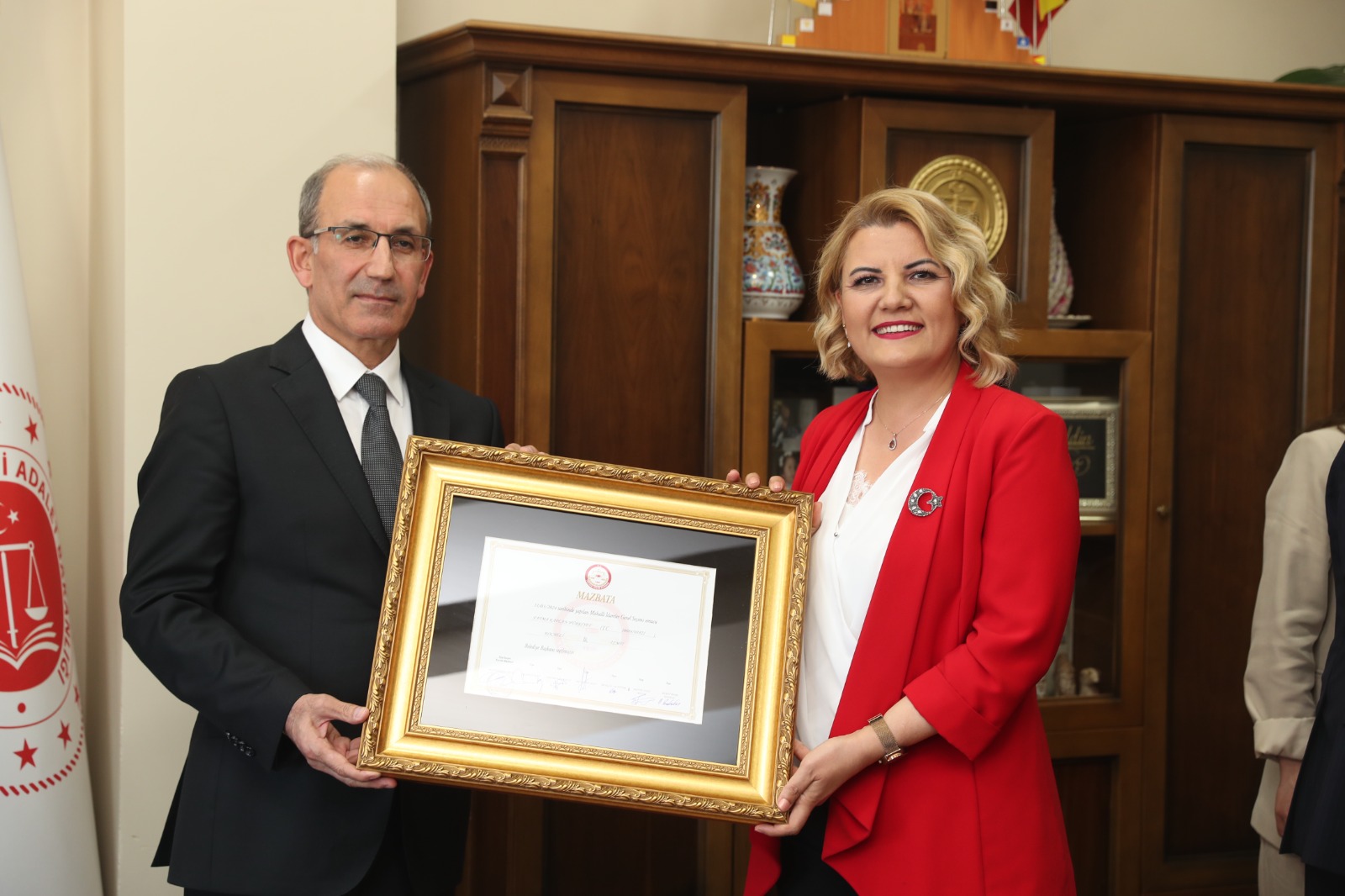 Hürriyet Mazbatasını Adalet Komisyonu Başkanı Muhittin Paça'dan aldı