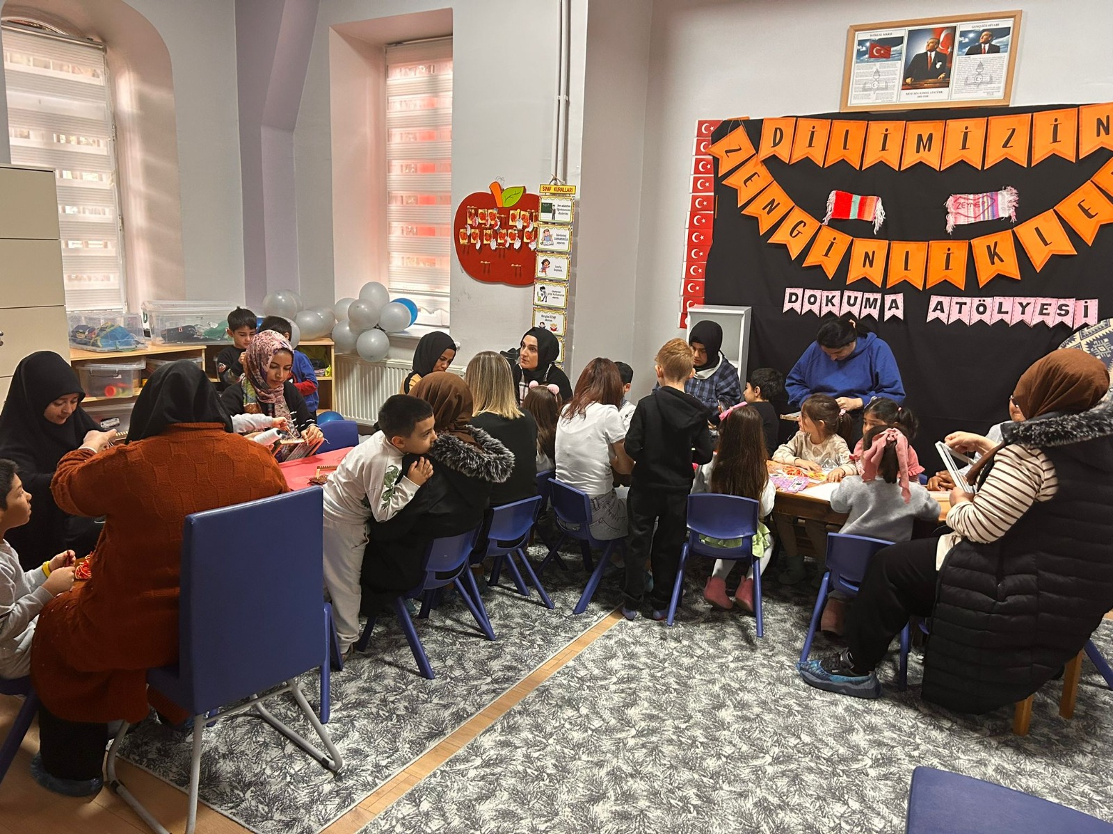 İZMEK, minik öğrenciler tarafından büyük ilgi görmeye devam ediyor (5)