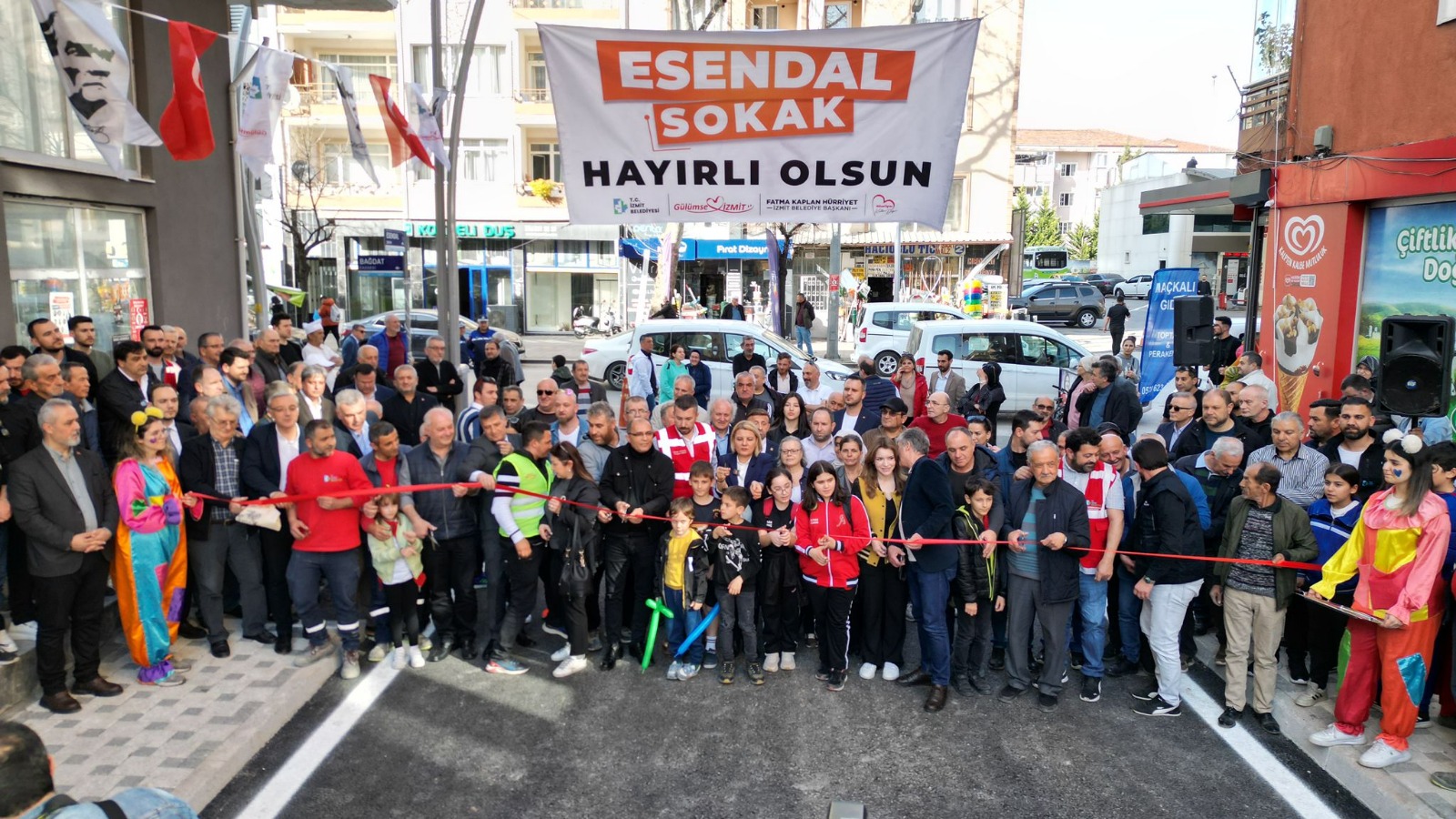 Izmit Belediyesi 7 günde tamamladigi Esendal Sokagi halkin hizmetine sundu (9)
