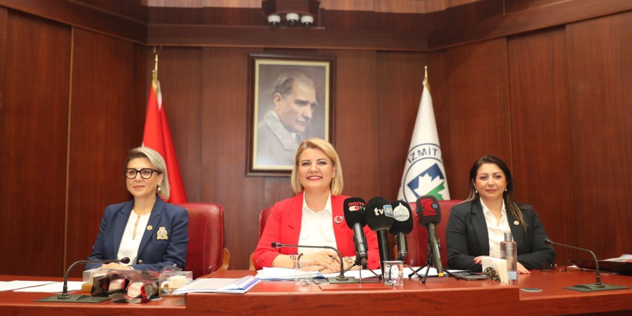 İZMİT BELEDİYE MECLİSİNİ 3 KADIN YÖNETECEK