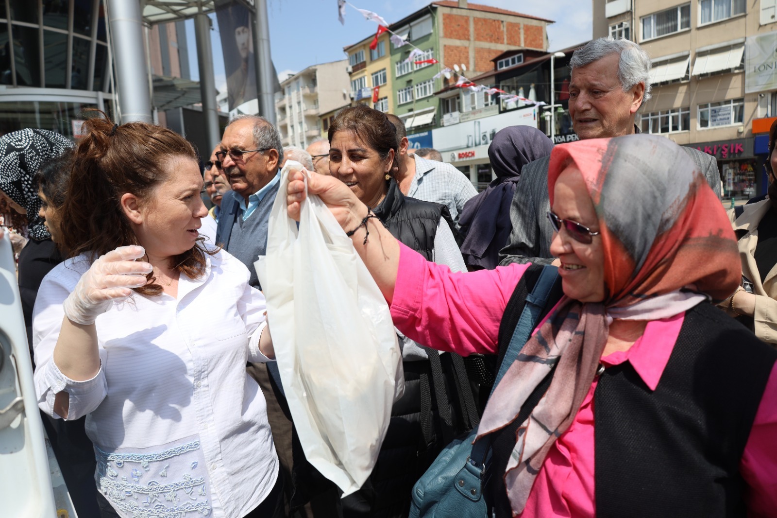 İzmit Belediyesi istiridye mantarı üretiyor, halka ücretsiz dağıtıyor (3)