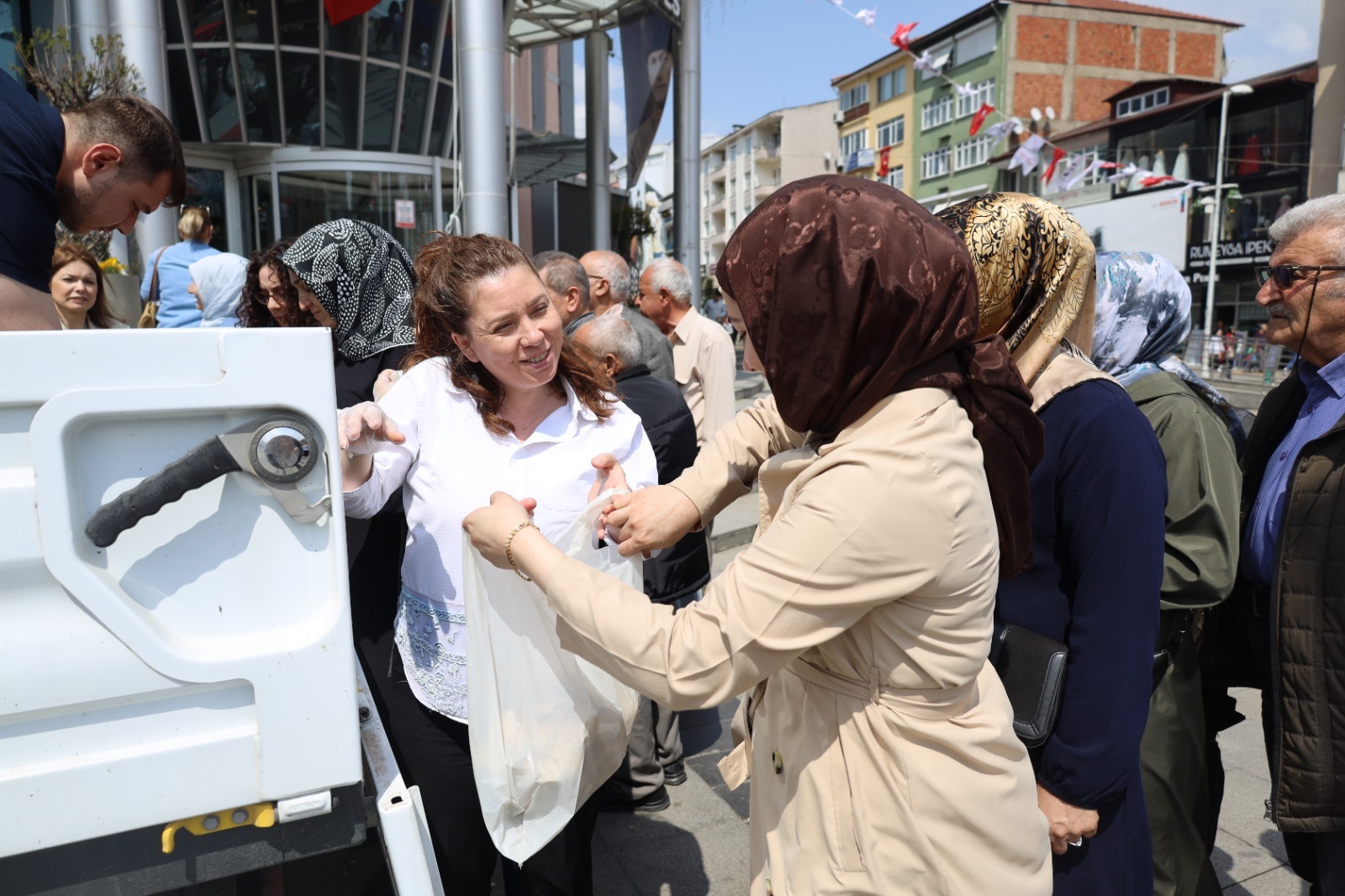 İzmit Belediyesi istiridye mantarı üretiyor, halka ücretsiz dağıtıyor (6)