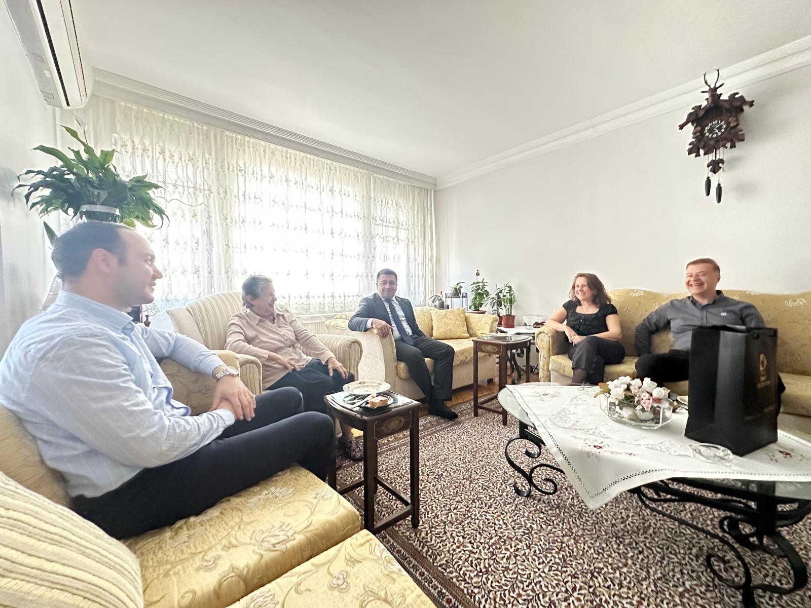 Izmit Belediyesi, sehit ailelerini Ramazan Bayrami'nda da unutmadi (2)