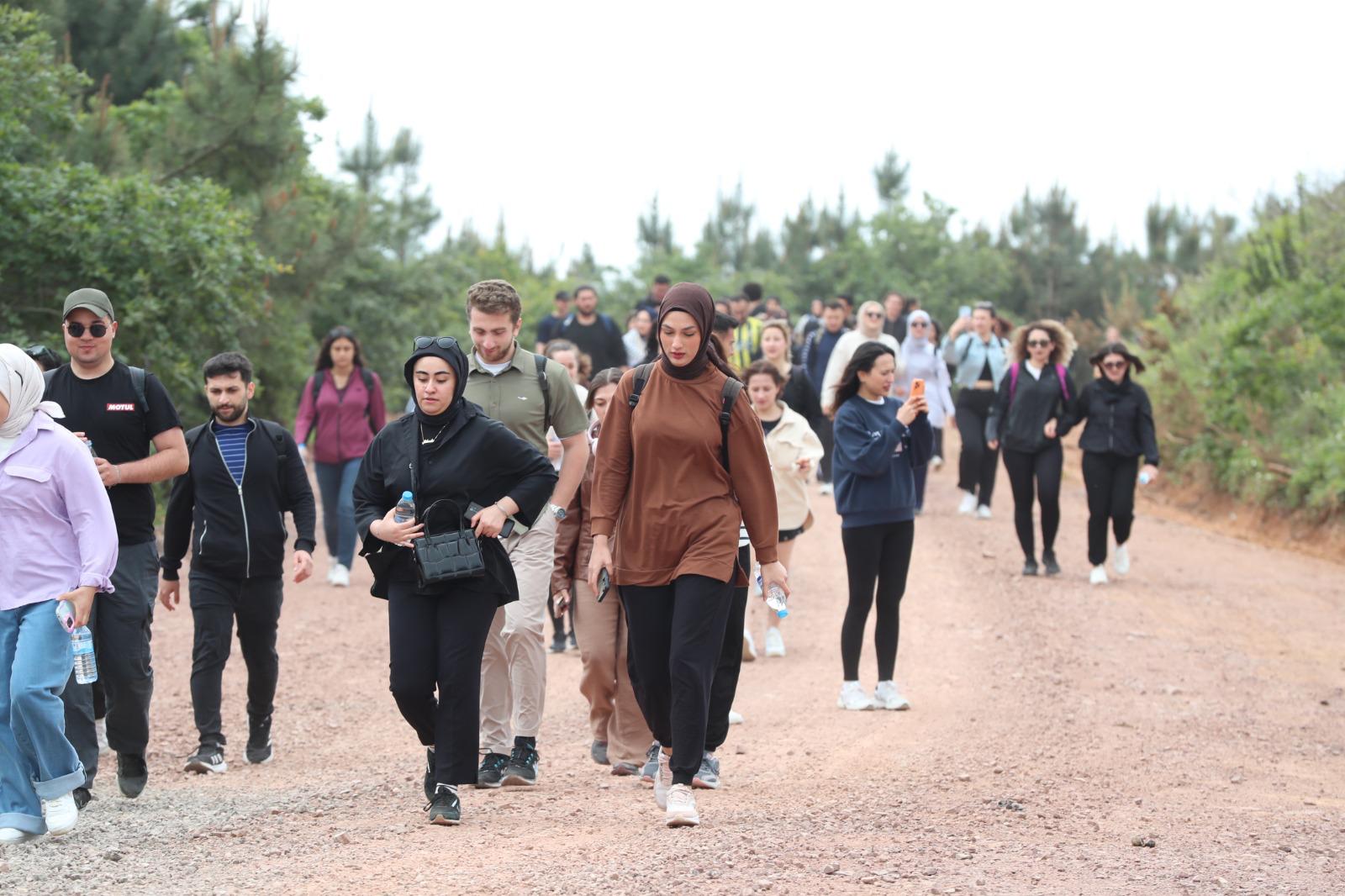 Izmit Belediyesi, üniversiteli gençleri dogayla bulusturdu (1)
