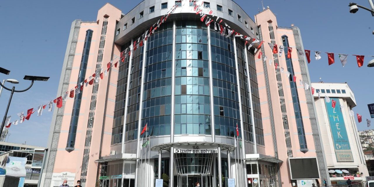 İZMİT BELEDİYESİNDE YENİ DÖNEMİN İLK MECLİSİ TOPLANIYOR