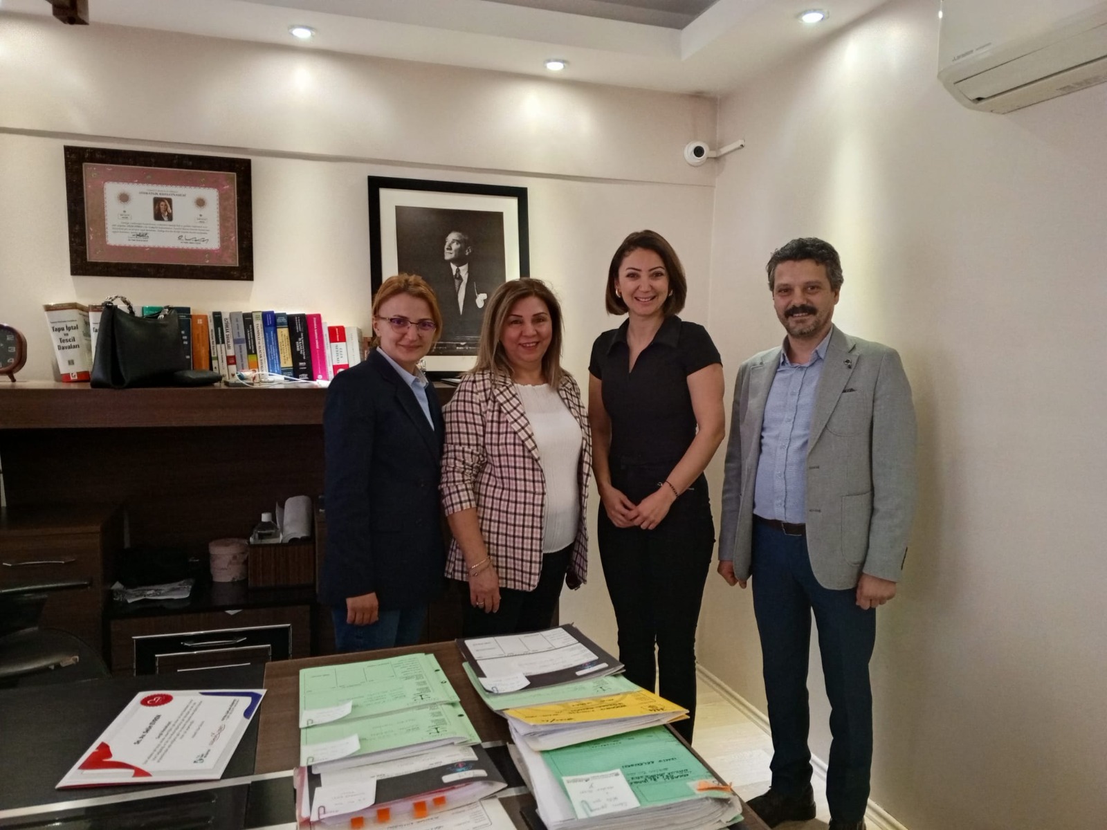 İzmit Belediyesinden avukatlara anlamlı ziyaret (2)