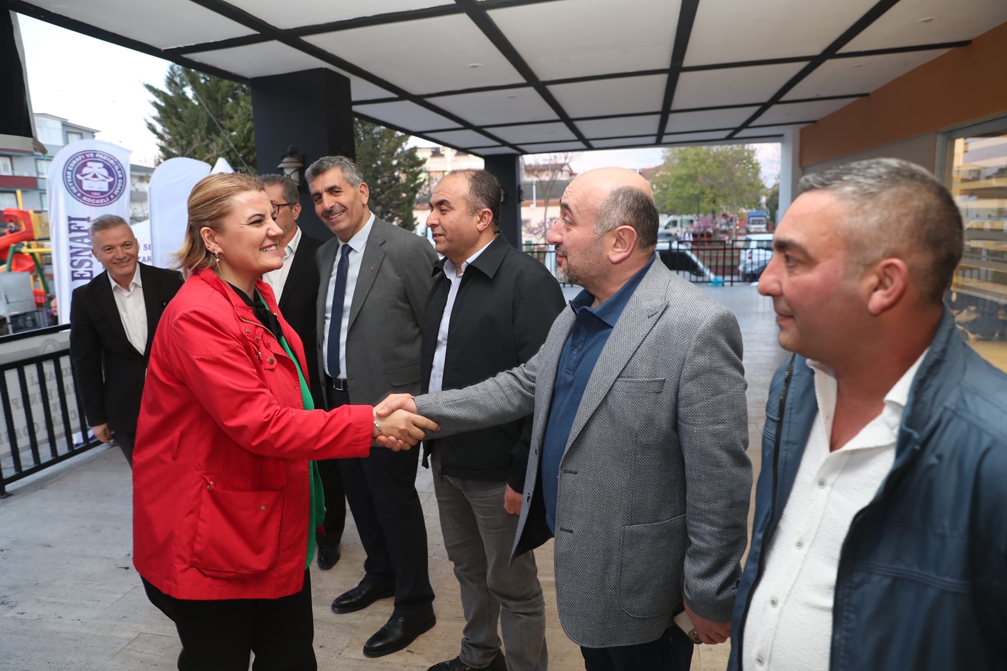 Pazarcılardan Hürriyet’e teşekkür 40 yıldır yapılmayanı Fatma Başkan yaptı (14)