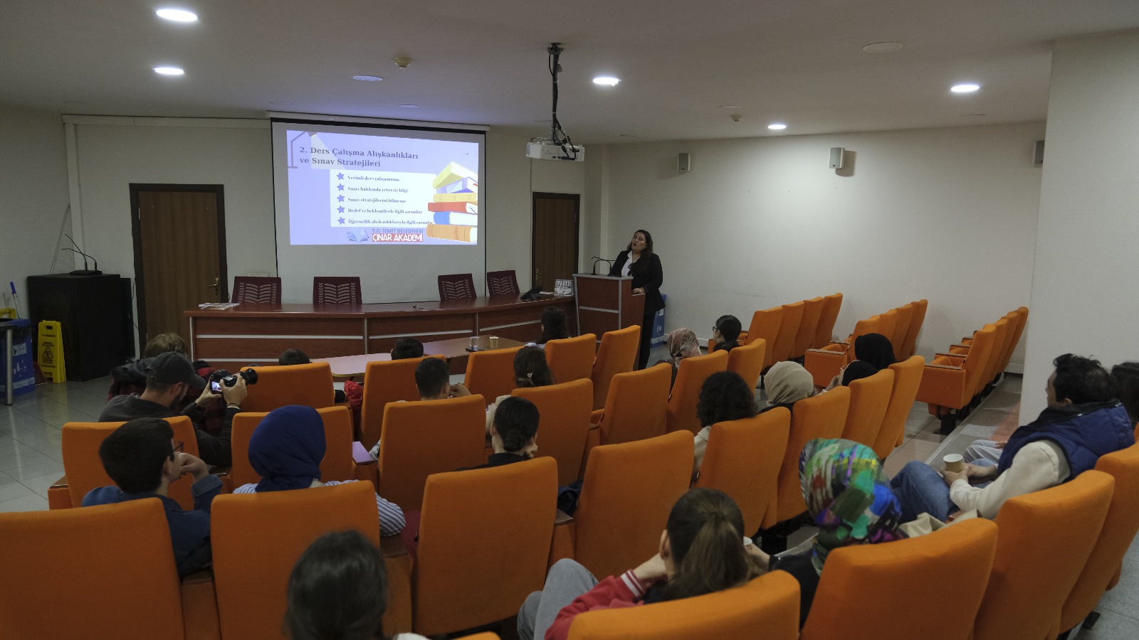 Çınar Akademi’den öğrenci ve velilere ‘Sınav Kaygısı’ semineri (5)