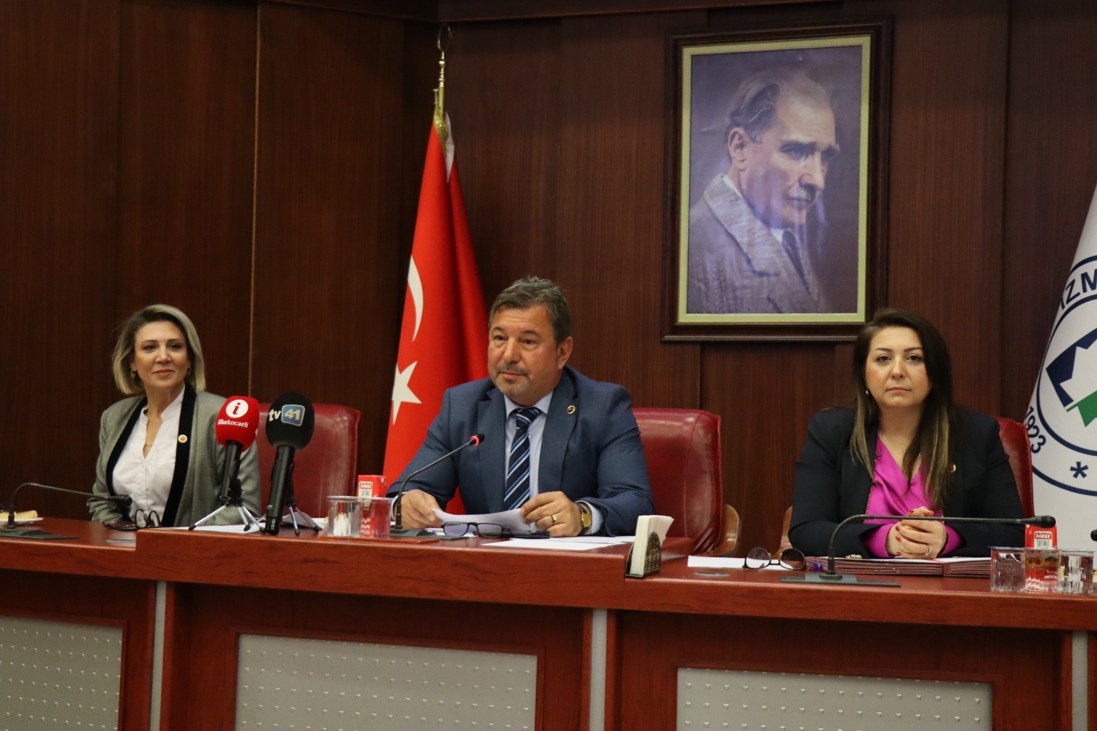 Izmit Belediye meclisinden ögretmenler için çagri (3)