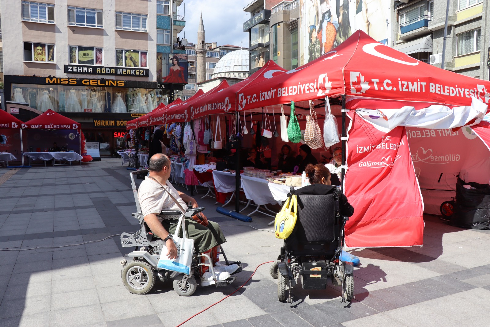 İzmit Belediyesi Engelliler Haftası’nda farkındalık yaratıyor (6)