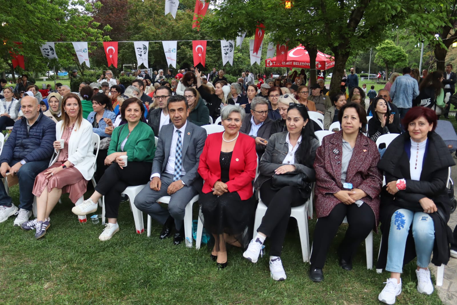 İzmit Belediyesi Hıdırellez etkinleri Yahya Kaptan Mahallesi’nde devam etti (1)