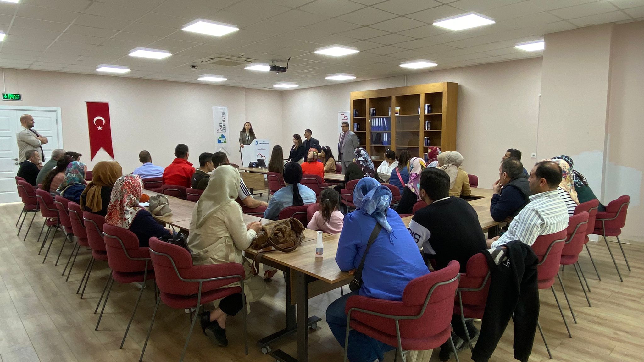 İzmit Belediyesi İstihdam Birimi halka iş umudu olmaya devam ediyor (2)