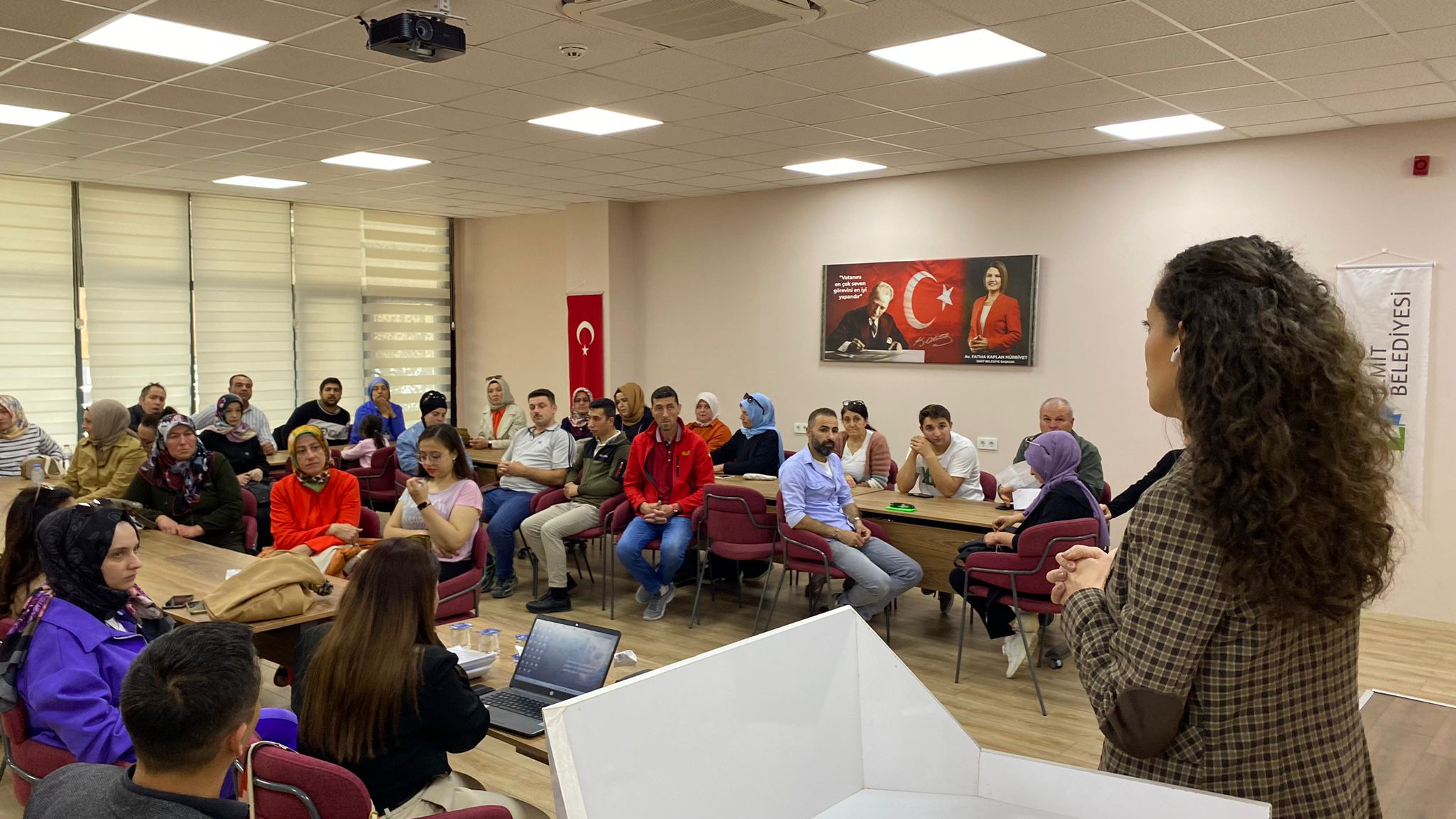 İzmit Belediyesi İstihdam Birimi halka iş umudu olmaya devam ediyor (3)