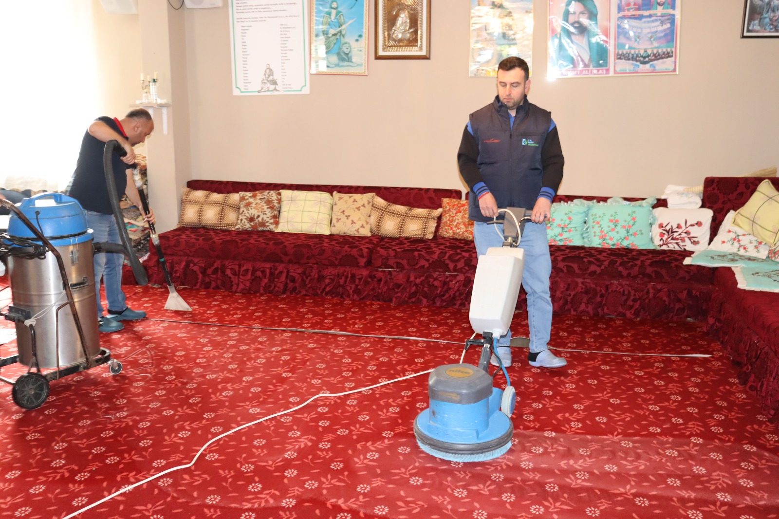 İzmit Belediyesi ibadethaneleri hijyenle buluşturmaya devam ediyor (2)
