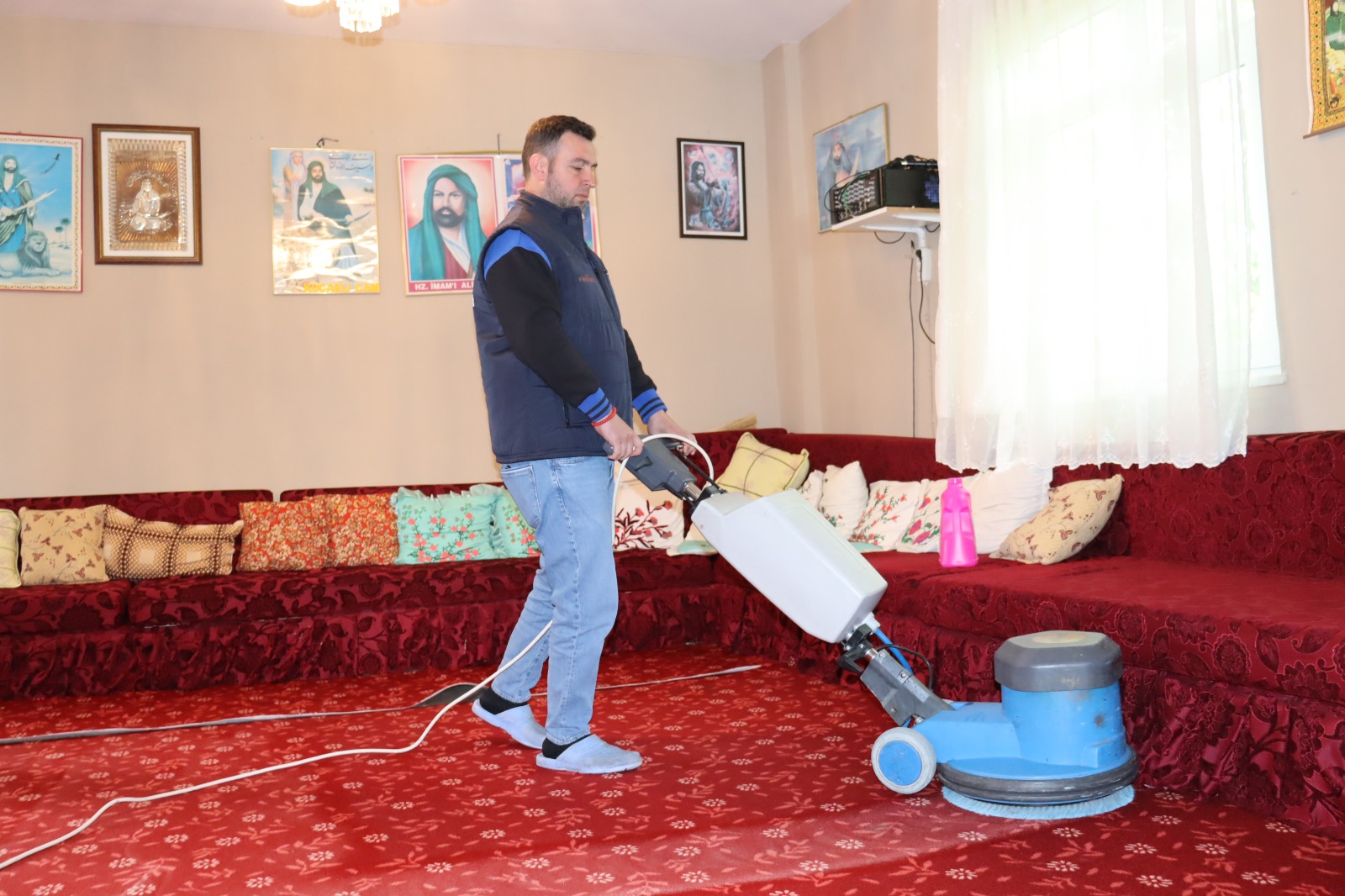 İzmit Belediyesi ibadethaneleri hijyenle buluşturmaya devam ediyor (5)
