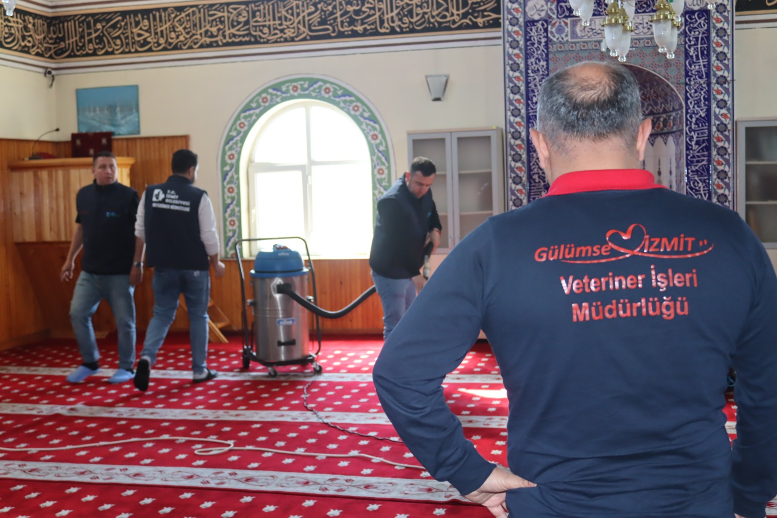 İzmit Belediyesi ibadethaneleri pırıl pırıl yapmaya devam ediyor (3)
