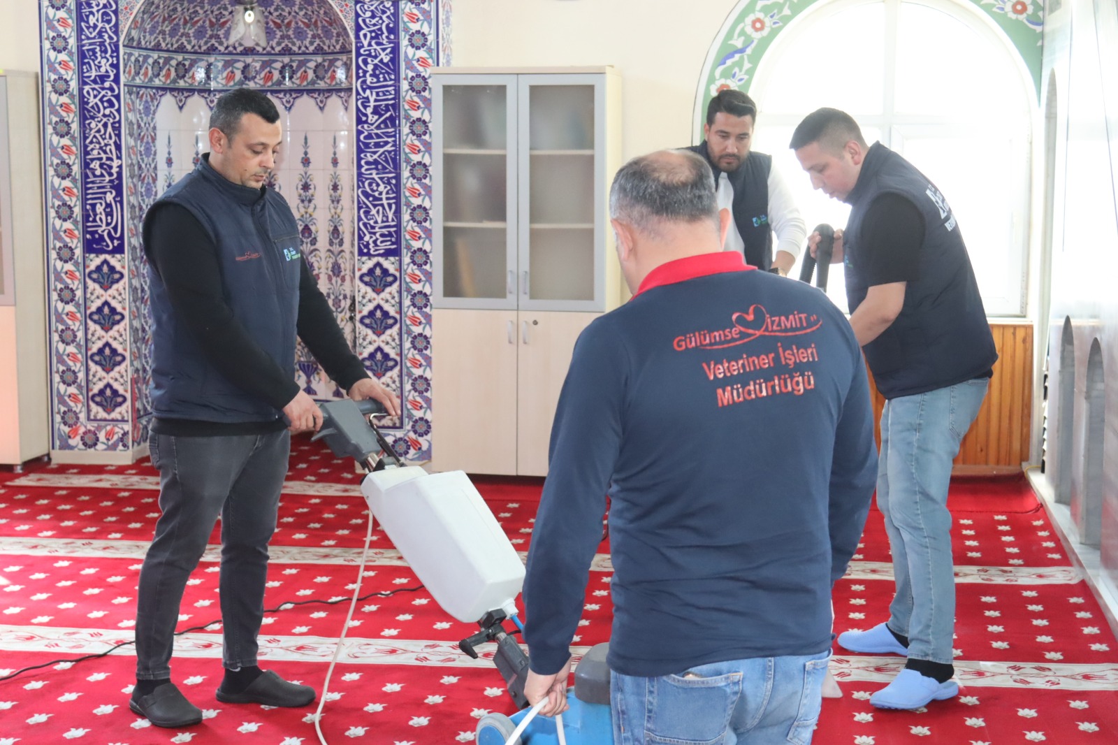 İzmit Belediyesi ibadethaneleri pırıl pırıl yapmaya devam ediyor (6)