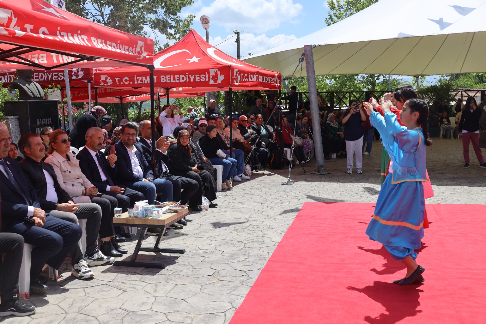 Izmit Belediyesi katkilariyla Hidirellez coskusu Mecidiye Köyü'nde basladi (3)