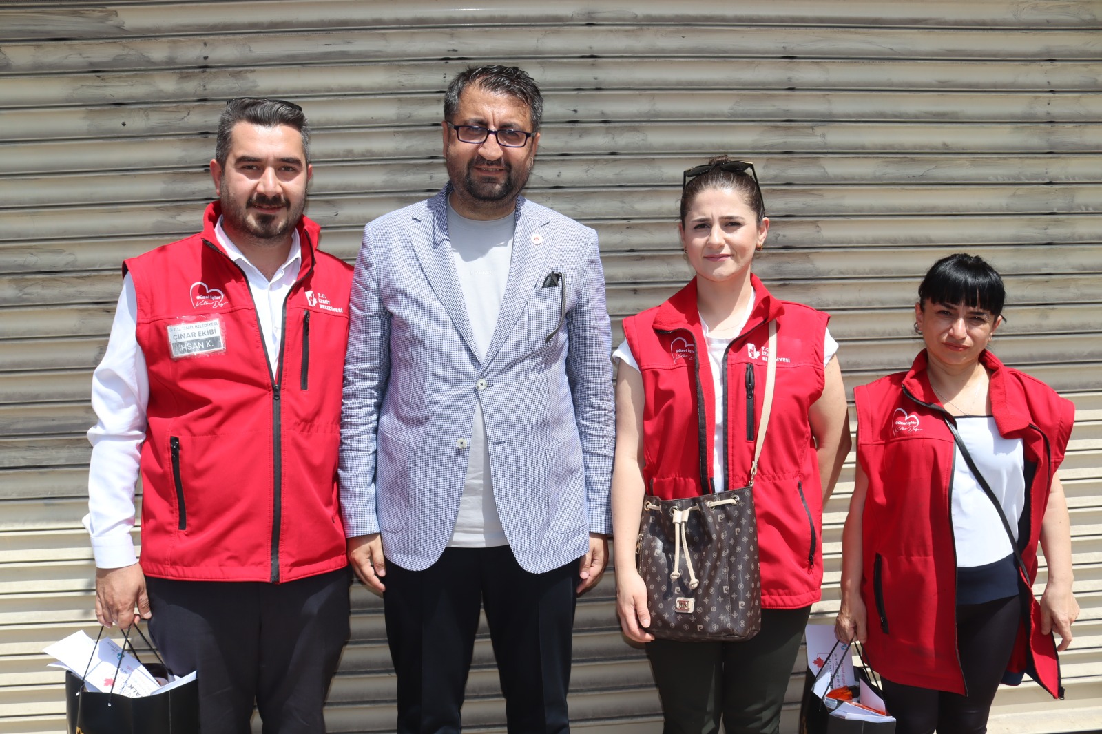 İzmit Belediyesi kent esnafının yanında olmaya devam ediyor (7)