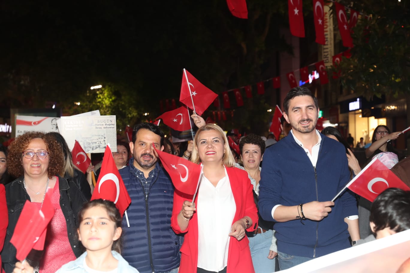 İzmit Belediyesinin 19 Mayıs korteji doldu taştı (6)