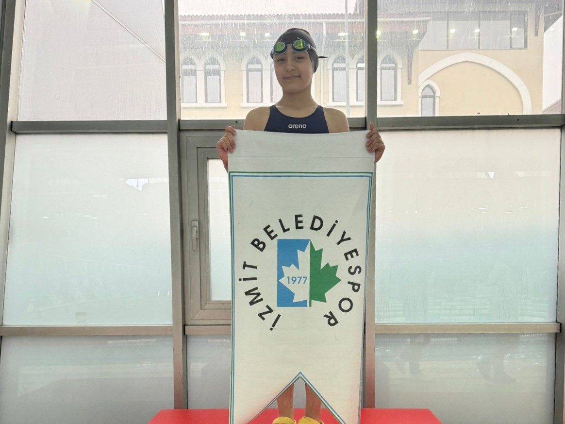 İzmit Belediyespor Yüzme Kulübü Gelişim Ligi’nden başarıyla döndü (1)