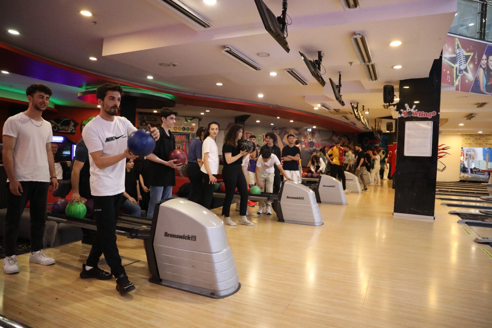 Izmitli gençler Bowling Turnuvasi'nda 19 Mayis coskusunu yasadi (8)