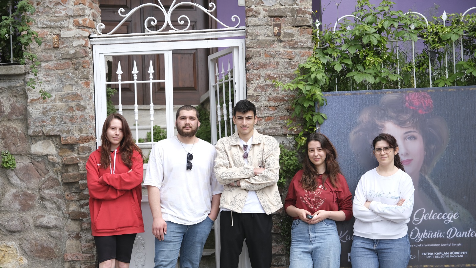 KOÜ ögrencileri Zübeyde Hanim Konagini inceledi (6)