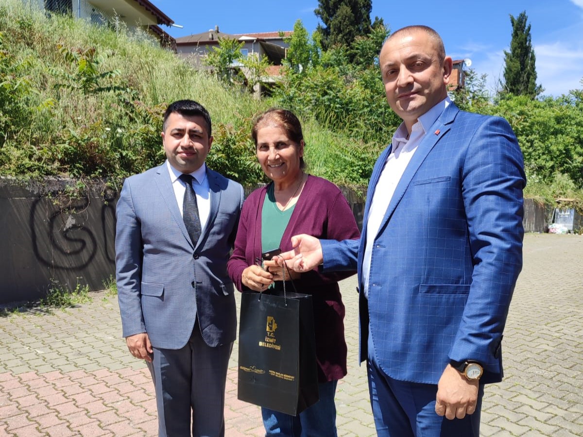 Muhtarlık ziyaretleriyle İzmit'te dayanışma artıyor (7)