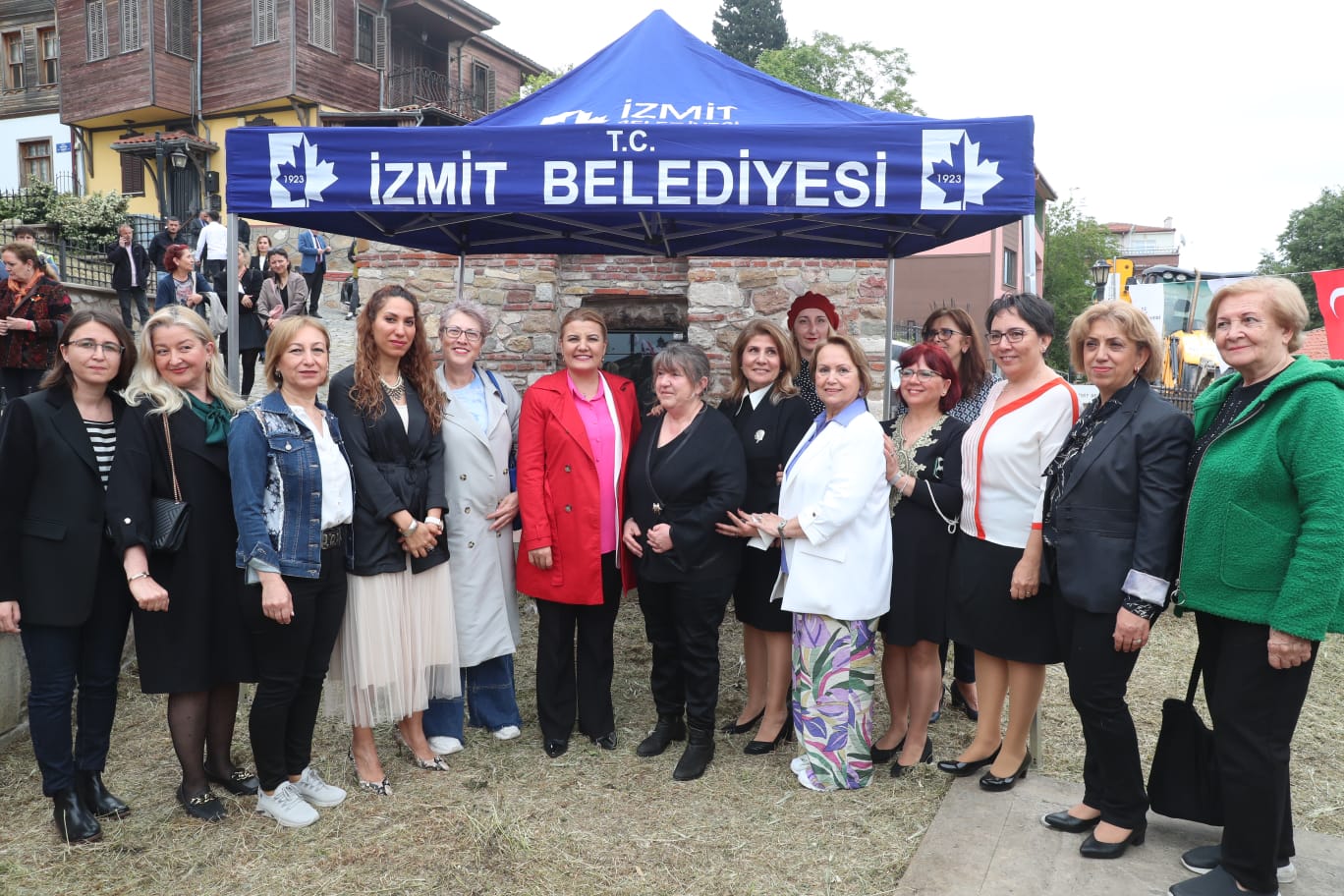 Sürdürülebilir Sanat Kadin Kooperatifi Tarihi Kapanca Sokak'ta hizmete açildi (14)