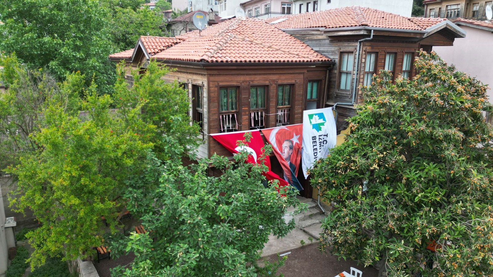 Sürdürülebilir Sanat Kadin Kooperatifi Tarihi Kapanca Sokak'ta hizmete açildi (4)