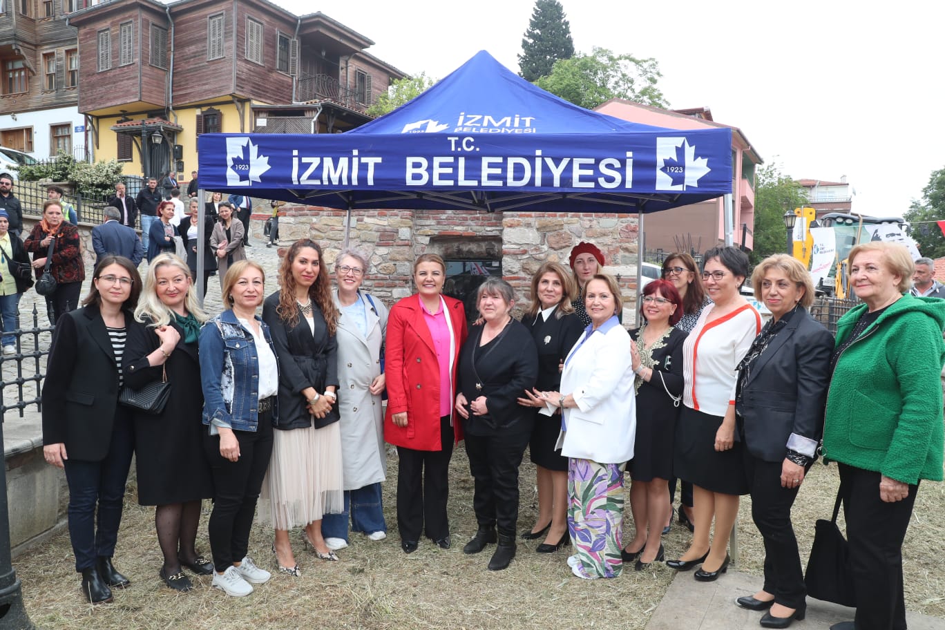 Sürdürülebilir Sanat Kadin Kooperatifi Tarihi Kapanca Sokak'ta hizmete açildi (9)