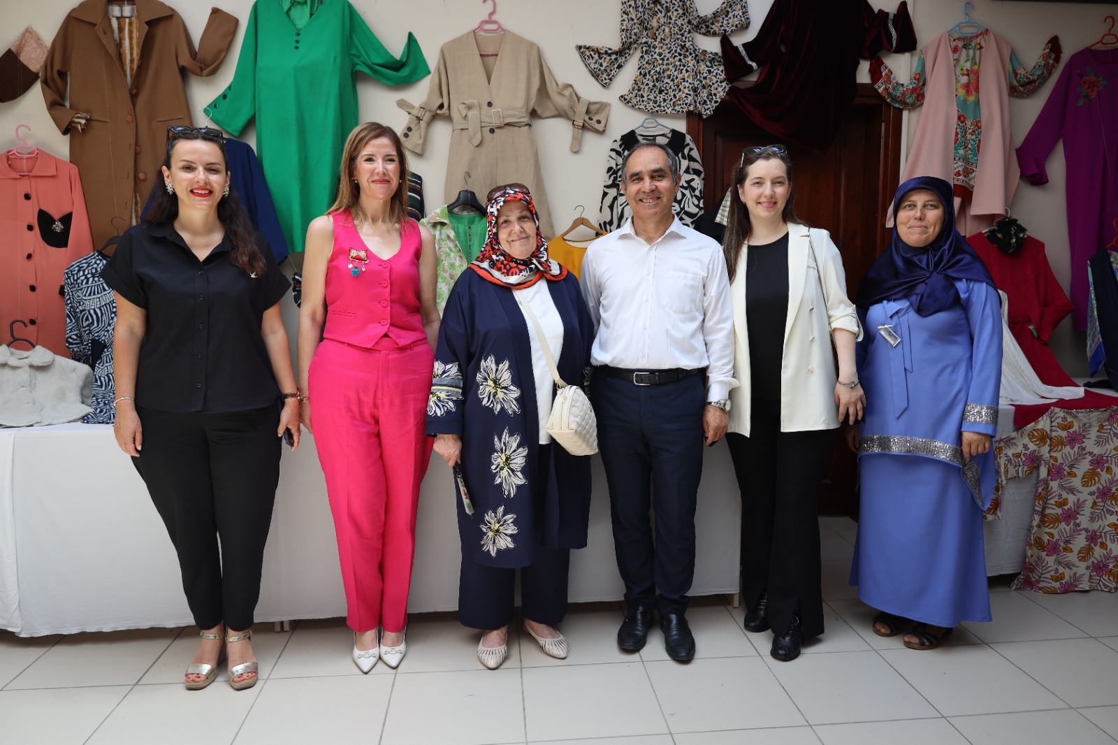 İZMEK El Sanatları Yılsonu Sergisi Akmeşe’de kapılarını açtı (13)