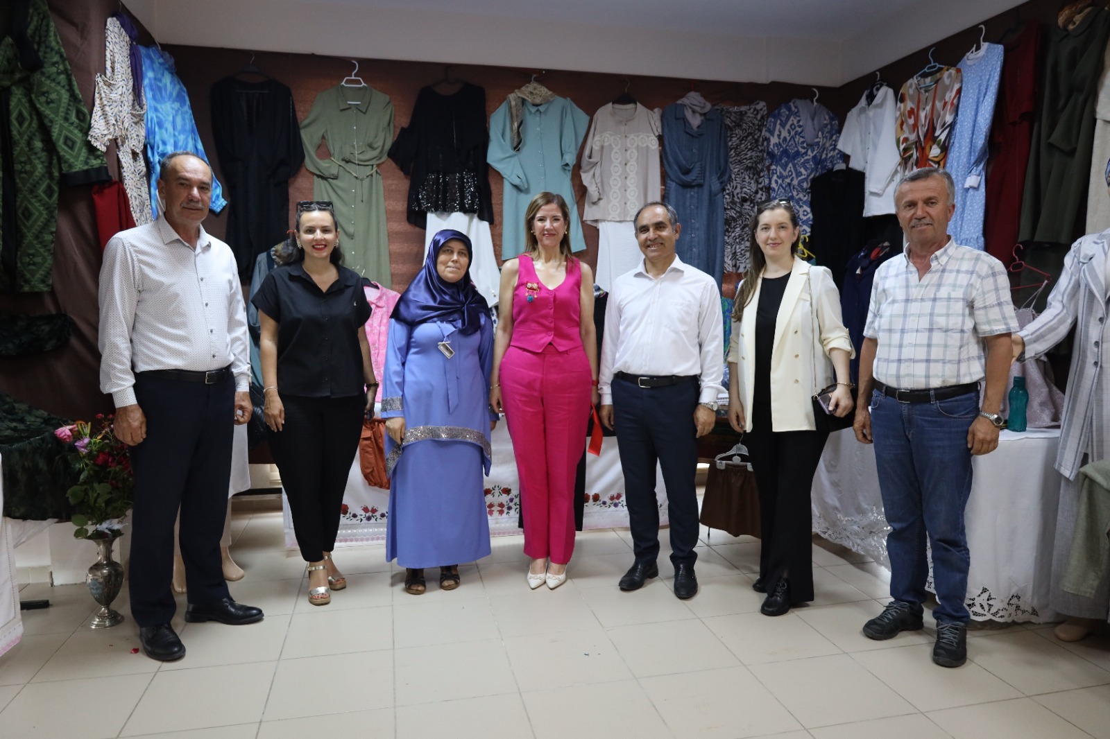 İZMEK El Sanatları Yılsonu Sergisi Akmeşe’de kapılarını açtı (2)