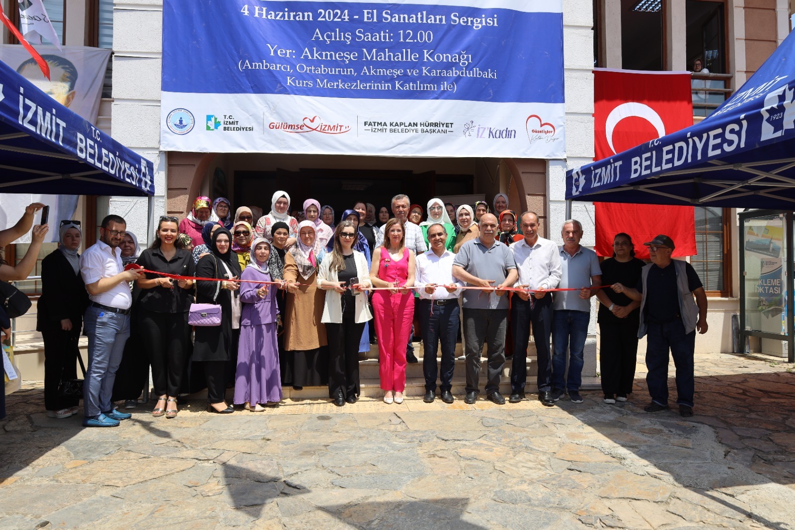 İZMEK El Sanatları Yılsonu Sergisi Akmeşe’de kapılarını açtı (7)