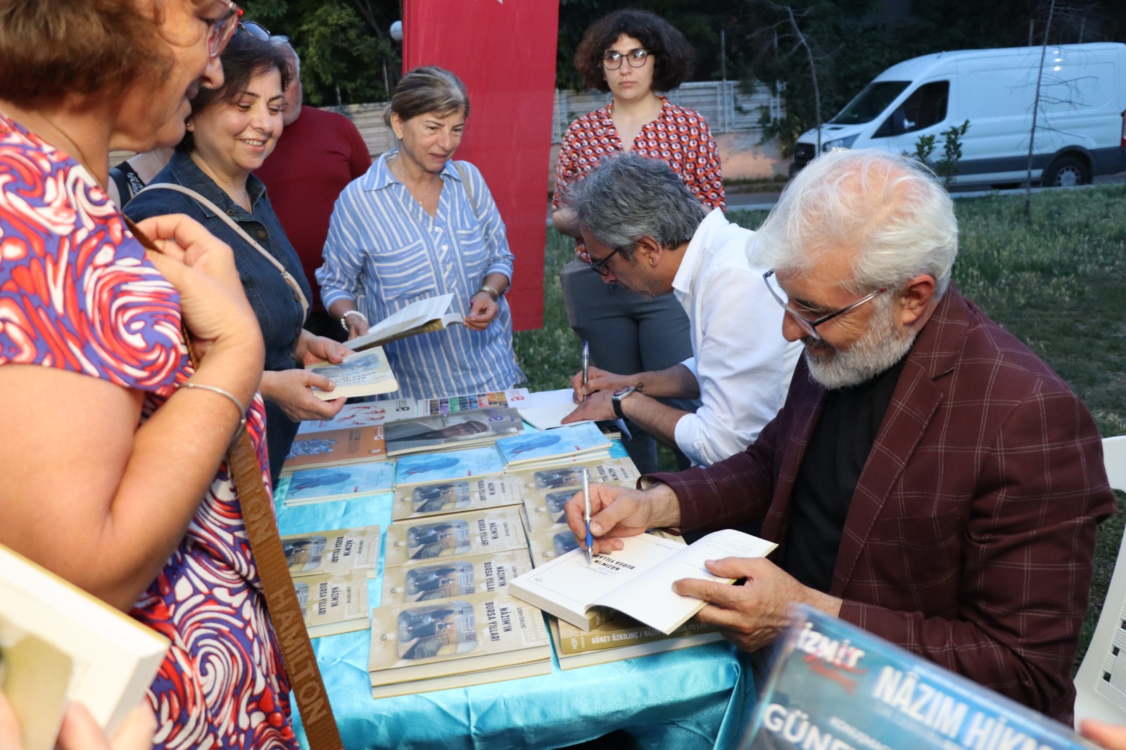 IZMIT BELEDIYESI NAZIM HIKMETI ANDI (1)