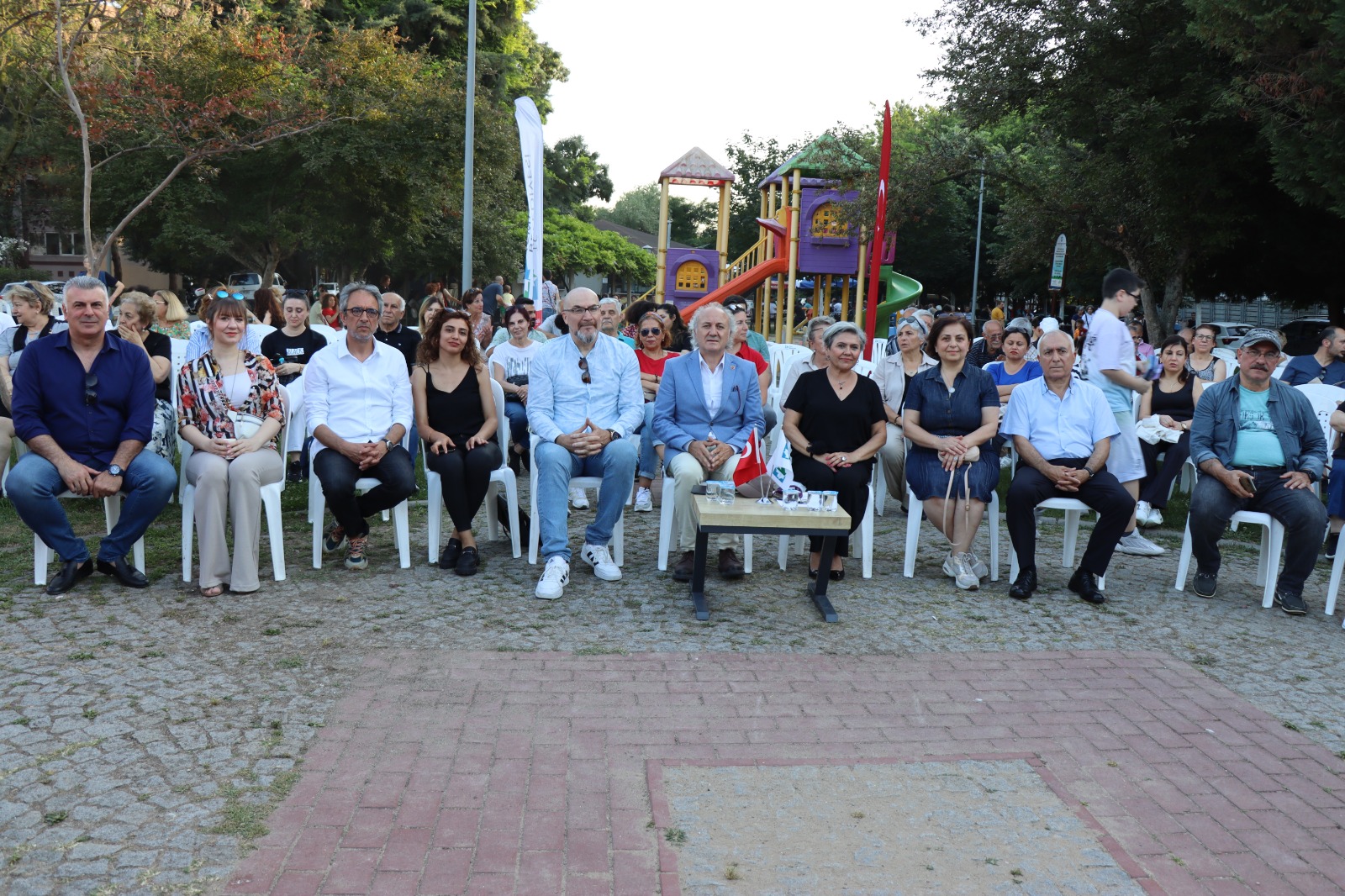 IZMIT BELEDIYESI TÜRK EDEBIYATIN MAVI GÖZLÜ DEVI NAZIM HIKMETI ANDI (2)