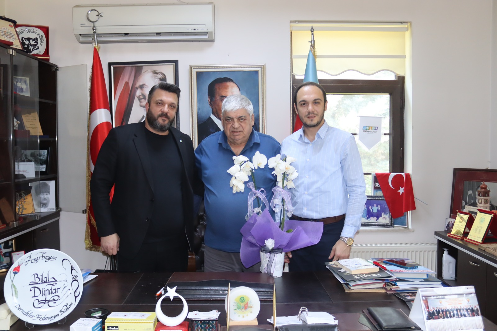 Izmit Belediyesi, Azerbaycan'in Bagimsizlik Günü'nü kutladi (1)