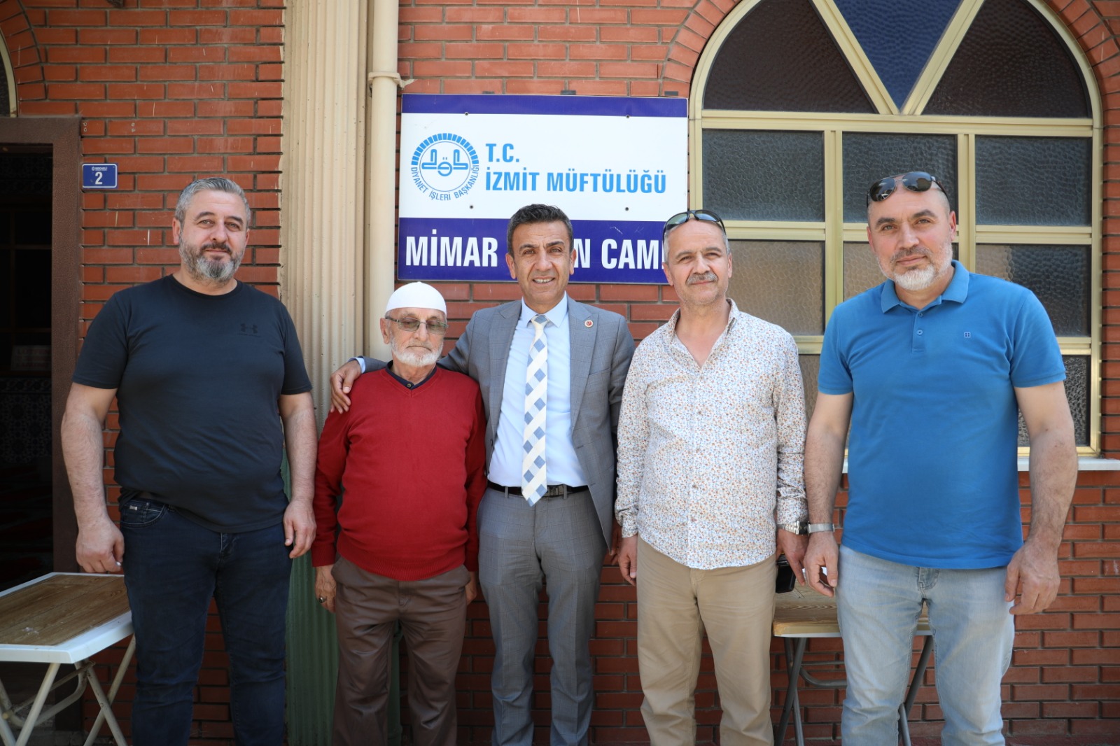 İzmit Belediyesi Cuma Namazı sonrası Mimar Sinan Camii cemaati ile buluştu (14)