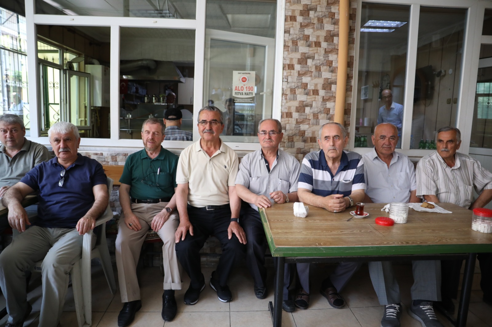 İzmit Belediyesi Cuma Namazı sonrası Mimar Sinan Camii cemaati ile buluştu (15)