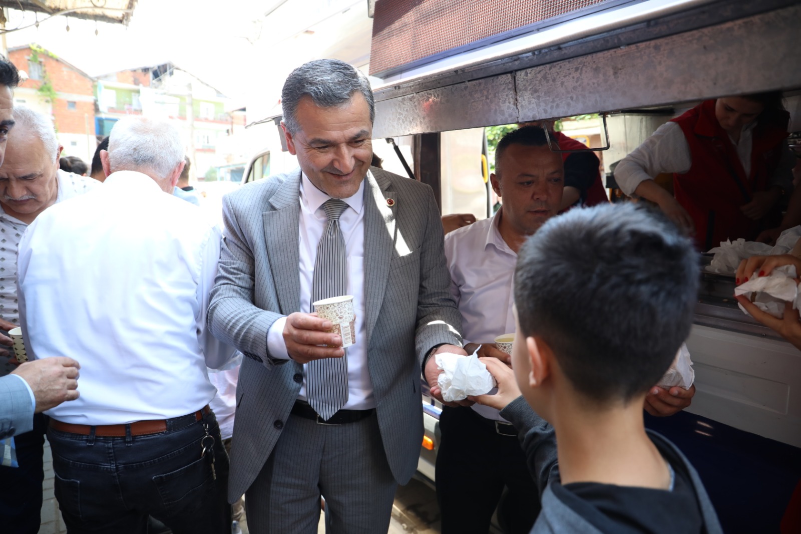 İzmit Belediyesi Cuma Namazı sonrası Mimar Sinan Camii cemaati ile buluştu (8)