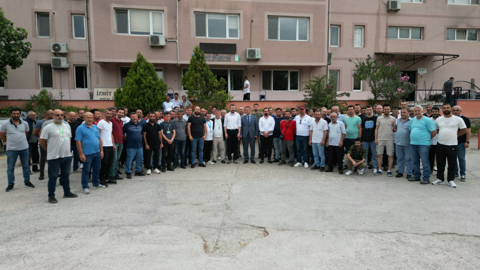 Izmit Belediyesi Fen Isleri ailesi bayramlasti (1)