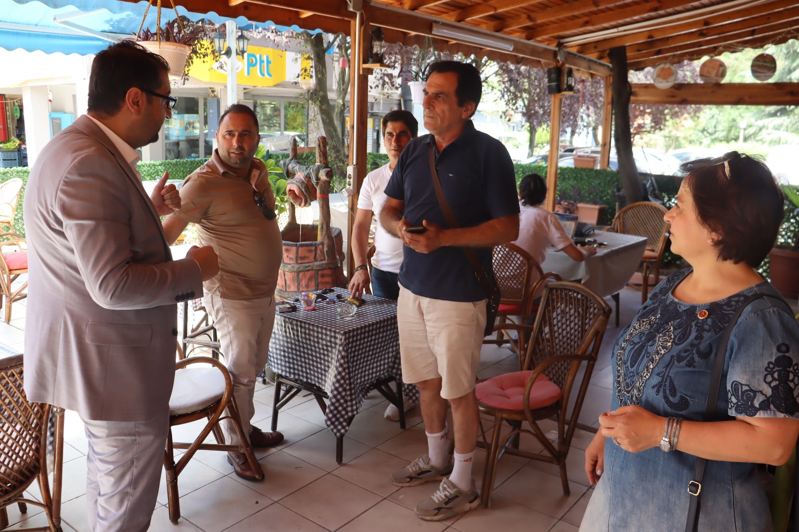 İzmit Belediyesi ailesi, Bayram sonrası esnaf turuna tüm hızıyla devam ediyor (1)
