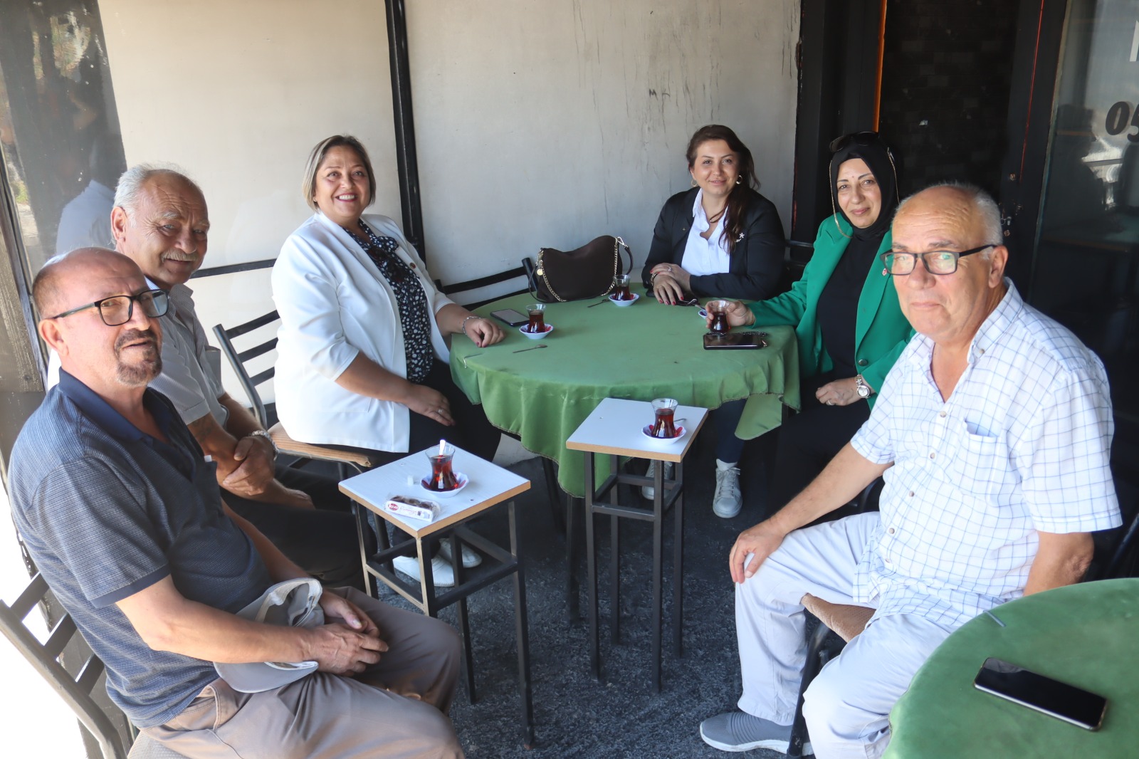 İzmit Belediyesi ailesi, Bayram sonrası esnaf turuna tüm hızıyla devam ediyor (13)