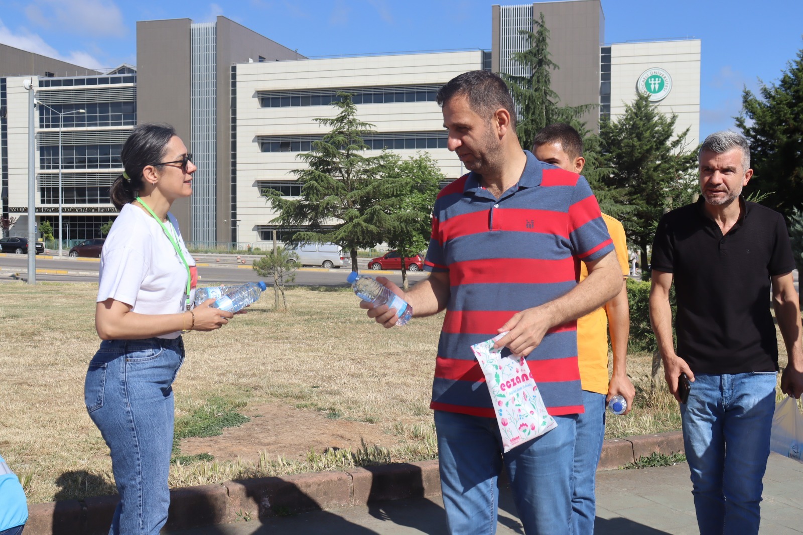 Izmit Belediyesi bu yil da YKS adaylarinin heyecanina ortak oldu (11)